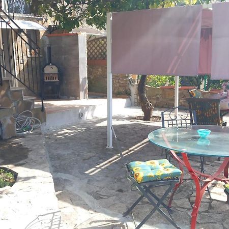 Hotel Loft da Maria, scavata nella pietra, stanza con bagno interno e box doccia esterna Cannicchio Esterno foto